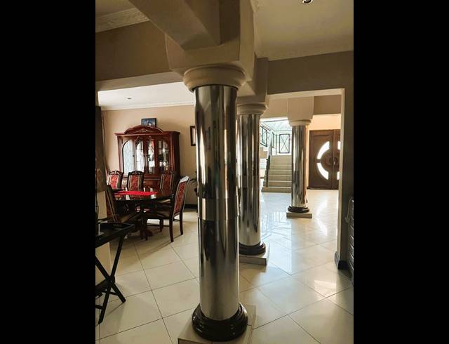 4 BEDROOM HOUSE FOR SALE IN VANDERBIJLPARK SE 8